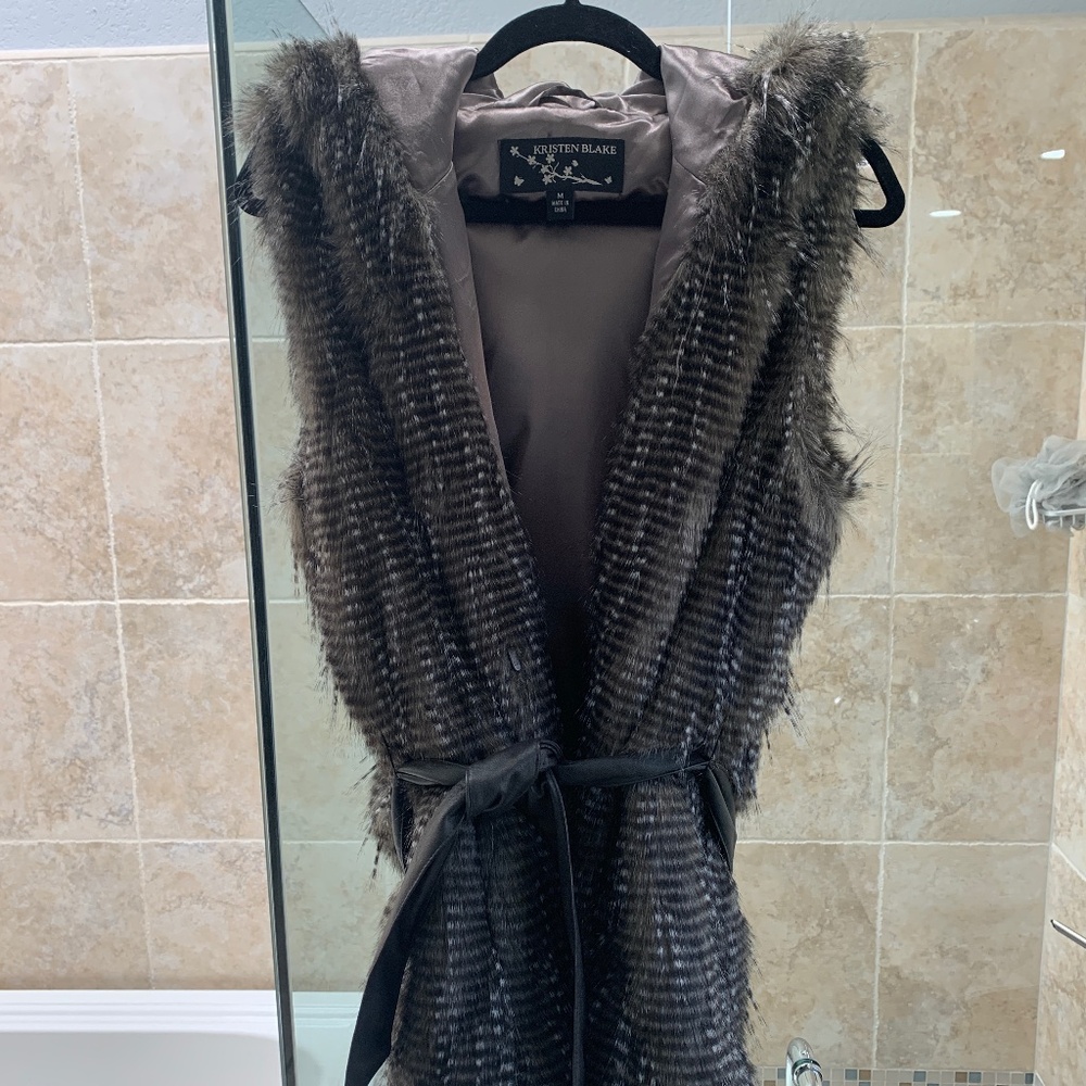 Faux fur vest - Kristen Blake size Medium